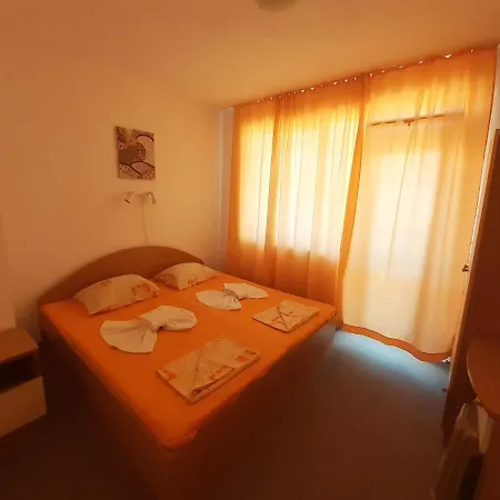 Guest house Malkata Stopanka 2*