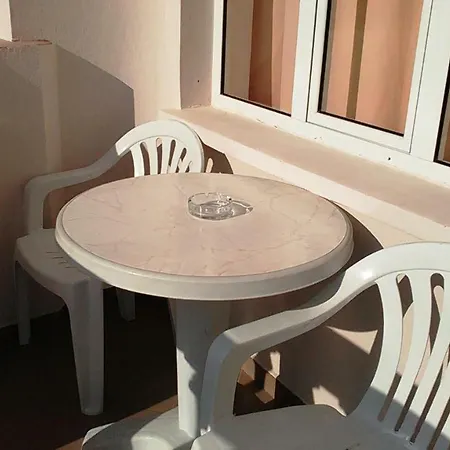 Malkata Stopanka 招待所 2*