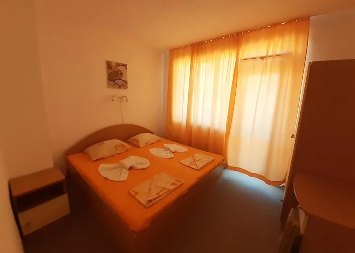 Guest house Malkata Stopanka 2*