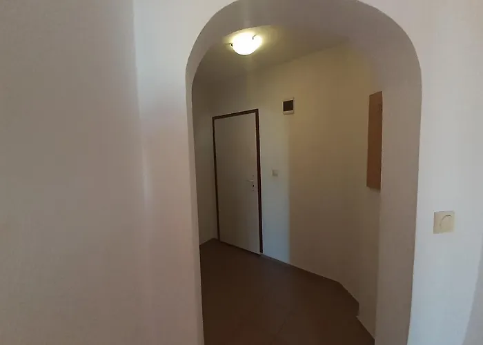 Guest house Malkata Stopanka 2*